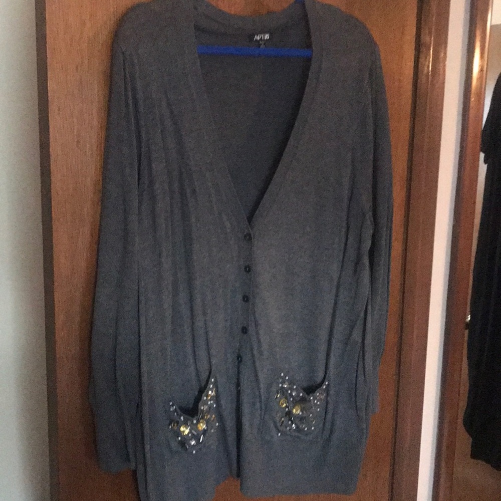 Pretty grey sweater with bling pockets. Size 1X